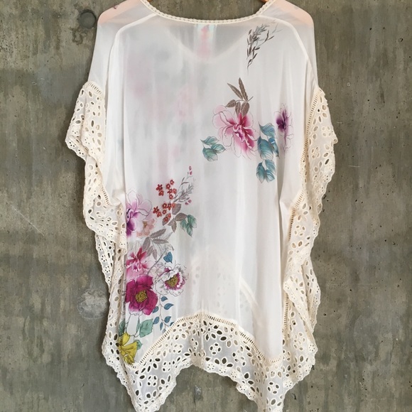 Johnny Was JW Floral Crochet Trim Boho Poncho - Picture 6 of 6